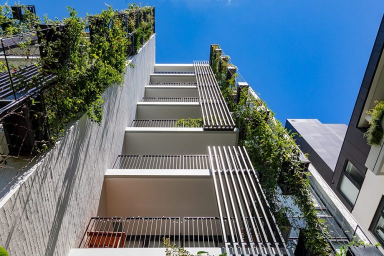 Benefits of Wire Trellis Systems for Green Facades and Walls Tensile