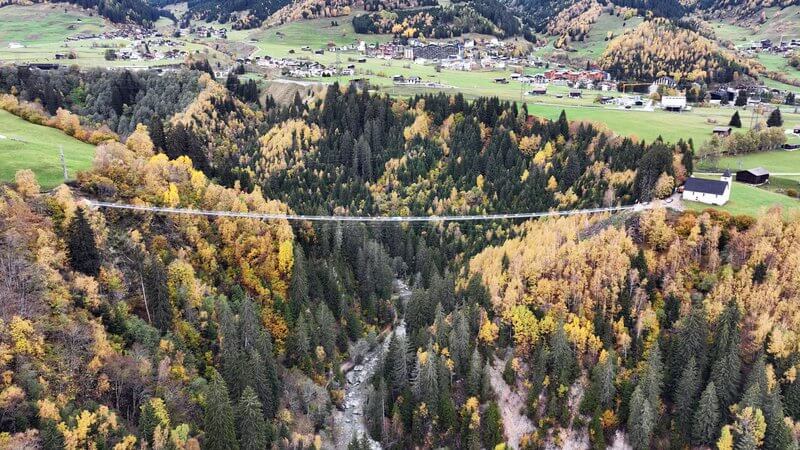 Jakob Materials Shine on Swiss Suspension Bridge Project / Tensile Design & Construct